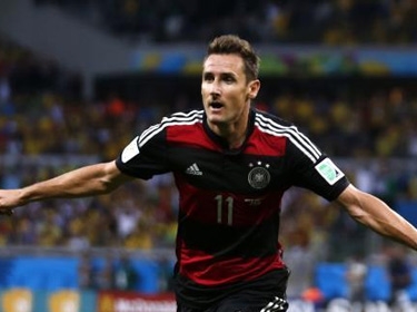  كلوزه يحطم رقم رونالدو..ويعتلي عرش صدارة هدافي المونديال