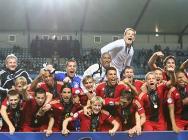 15 لاعباً أرجنتينياً وألمانيا سبق لهم التتويج بالذهب 