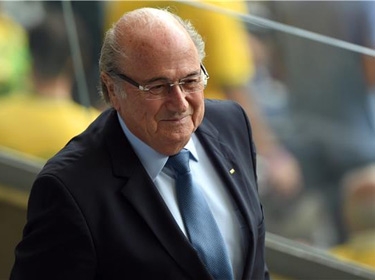 بلاتر يطلب مراجعة قاعدة الهدف خارج الأرض ببطولات أوروبا