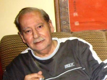 أمل مينة: لا صحة لخبر وفاة والدي وهو بخير