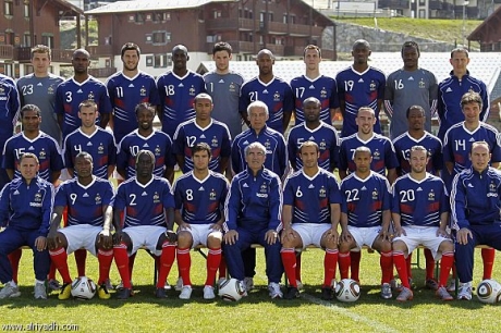 بسبب ما حدث في المونديال.. عقوبة جماعية للديوك الفرنسية