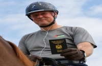 رجل اعمال ألماني يتنازل عن جنسيته ليمثل 