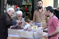 منع استيراد التمور السعودية وموسم تهريبها وغلائها ينشط في رمضان.. مستودع للتمور المهربة في كفرسوسة!.. الجمارك: التمور الخليجية المهرّبة غير قابلة للمصالحة!