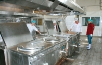  الإطعام في المشافي العامة «رائحة بلا طعم)..!؟ 