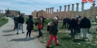  مجموعة سياحية من فرنسا وكندا وسويسرا تزور مدينة تدمر الأثرية