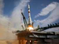 من بين ركابها رائدة أمريكية .. انطلاق سويوز الروسية في أقصر رحلة إلى المحطة الفضائية الدولية