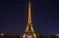 باريس تخطط لرفع أكبر علم في التاريخ على برج إيفل في ختام أولمبياد طوكيو