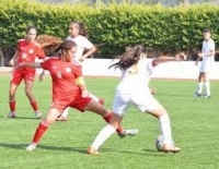 شابات سورية لكرة القدم يخسر أمام منتخب لبنان (أ) في ختام الدور الأول لبطولة غرب آسيا