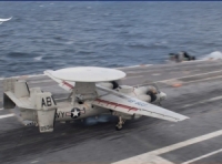 القوات اليمنية تستهدف مطار بن غوريون وسط إسرائيل والأمريكي يشن غارات على صنعاء 