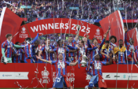 كريستال بالاس يقهر مانشستر سيتي ويتوج بكأس الاتحاد الإنجليزي للمرة الأولى في تاريخه