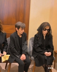 بحضور السيدة فيروز.. تشييع جثمان زياد الرحباني في بيروت