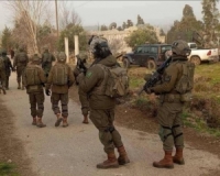 قوة إسرائيلية تتوغل بريف القنيطرة وتُقيم حاجزاً عسكرياً