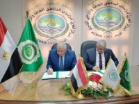 مدير عام أكساد ومحافظ الوادي الجديد بمصر يوقعان إتفاقية لتنفيذ مشروعات لمكافحة الكثبان الرملية