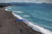 أول تجربة للطيران الشراعي في سوريا بسماء البدروسية باللاذقية