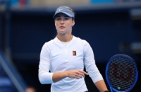 الروسية كالينسكايا تبلغ ثاني أدوار بطولة طوكيو للتنس