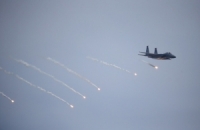 القوات الأمريكية تنفذ ضربات مكثفة ضد البنية التحتية لداعش ومواقع الأسلحة في سوريا بمشاركة مقاتلات أردنية