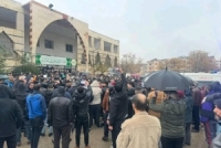 أهالي حمص يشيّعون شهداء التفجير الإرهابي مؤكدين رفض الفتنة الطائفية