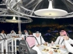مطعم جدة المعلق .. مغامرة الإفطار في الهواء الطلق على ارتفاع 50 متراً